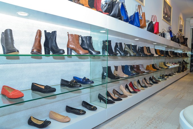 حملة تنويلات هائلة في محل shoes fever